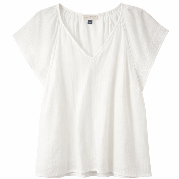 Universal Thread Tops - ❗️3/$30 Universal Thread White V-Neck Blouse